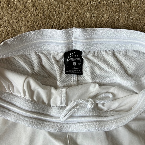 Nike Mens M White Tennis Shorts - Picture 6 of 8